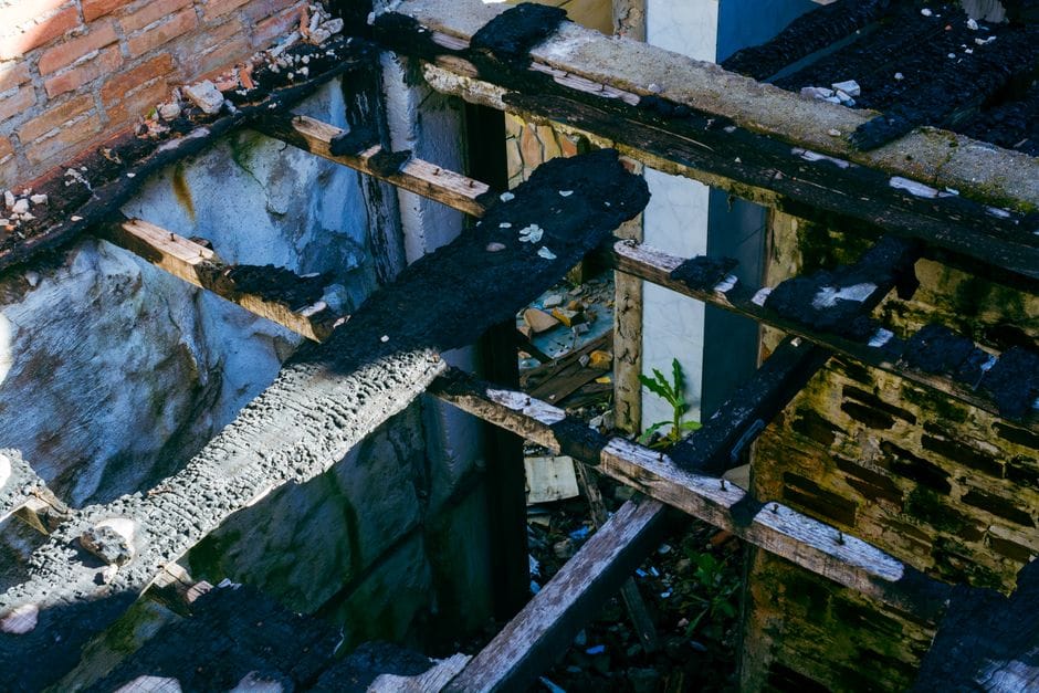 Sa dëme shkaktoi zjarri në tregun e fruta-perimeve të Lushnjës?