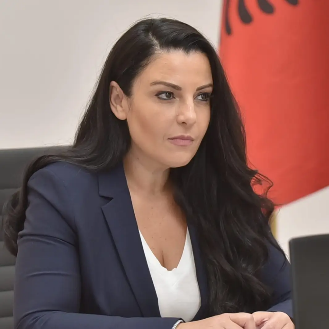 Si tentoi Julian Kelo të fshijë gjurmët e pishinës në Dhërmi?