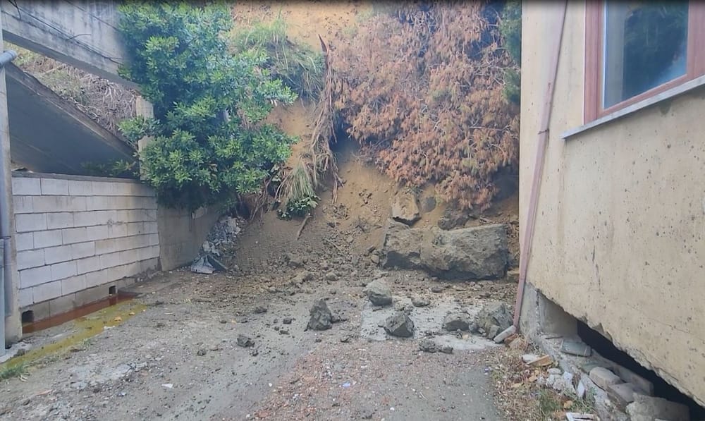 Si rrezikohet pallati nga rrëshqitja e dherash në Currila të Durrësit?