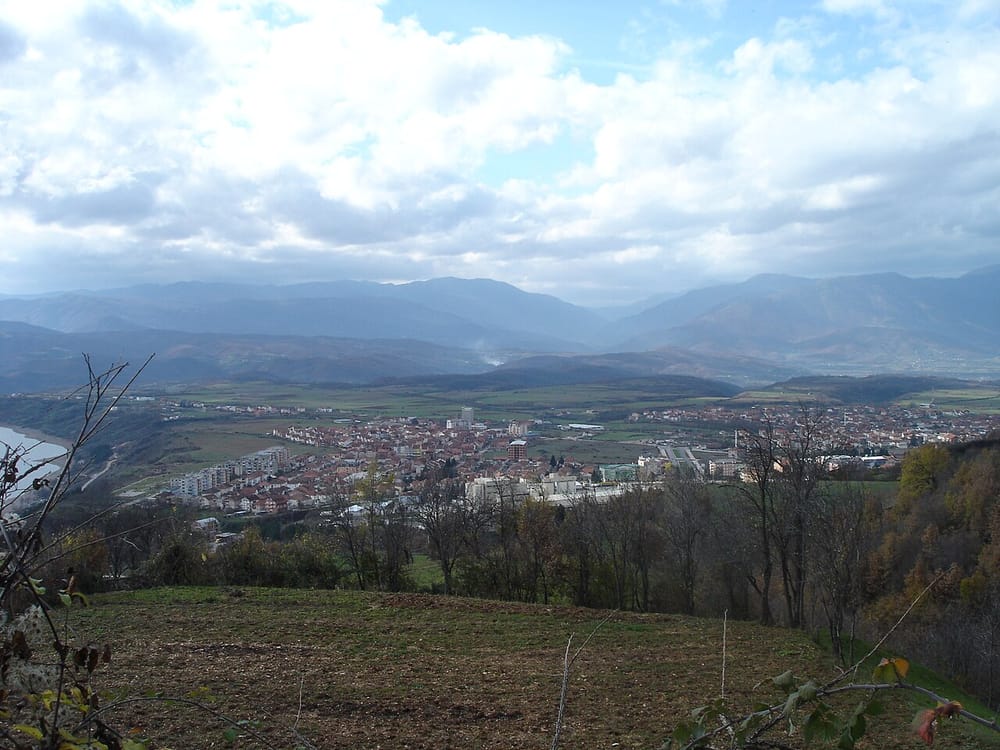 Pse Posta e Dibrës pajiset për herë të parë me dy automjete të reja?
