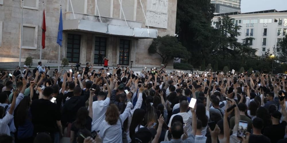 Çfarë kërkuan qytetarët në marshimin kundër policisë private në Tiranë?