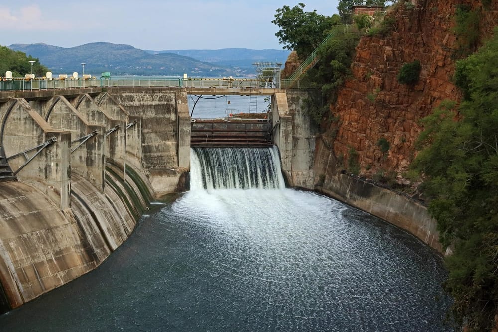 ERE: 4.4 milionë MWh energji në janar-prill — 52% rritje ndaj vitit 2025