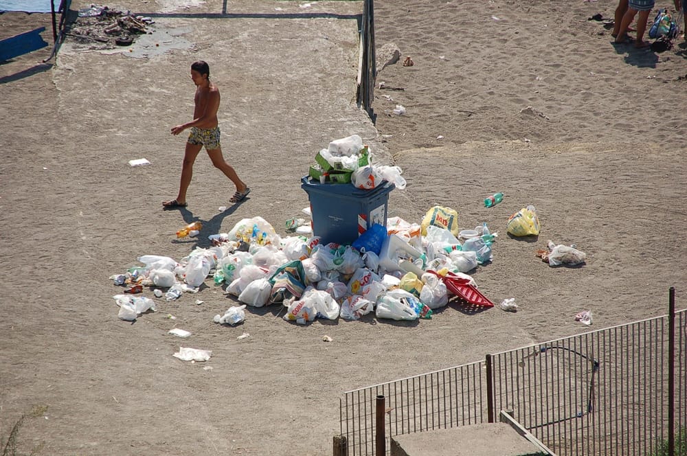 Si u larguan 3 mijë tonë mbeturina nga deponitë ilegale brenda katër javësh?