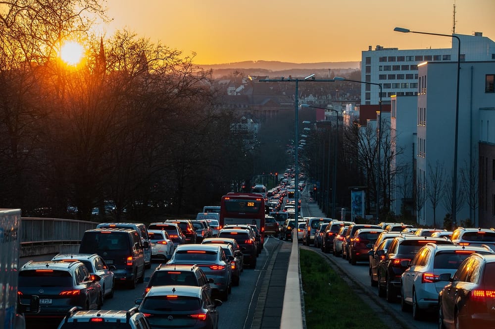 Pse po presin me orë të tëra shoferët në aksin Gostivar-Strazhë?