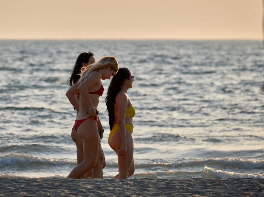 Si po e menaxhon Durrësi fluksin e turistëve mes krizës së punëtorëve?