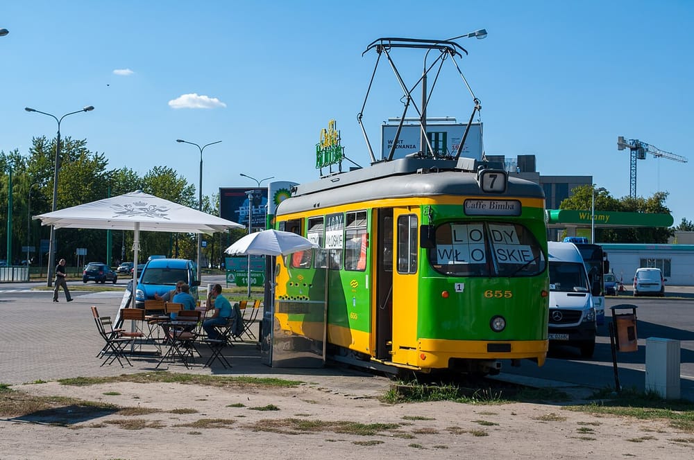 Pse vizituan artistët e UP-së fabrikën e Prince Caffe-s në Pejë?