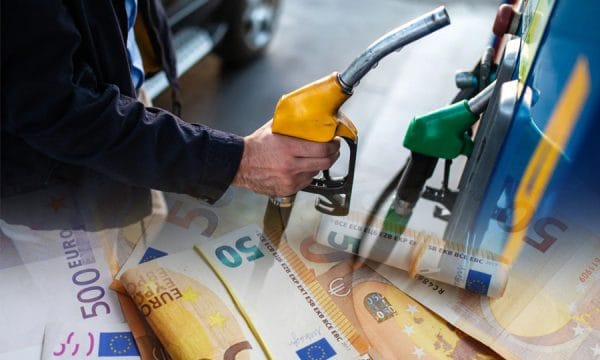Nafta lirohet për 2 centë në Kosovë