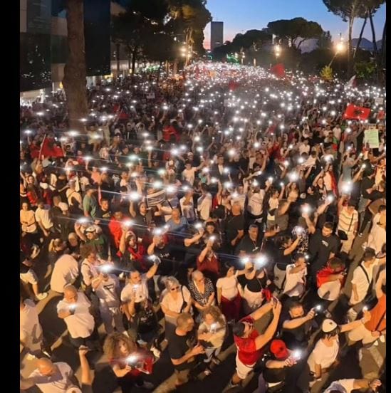 Pse protesta kundër Ramës po e mahnit studiuesin Ilir Ikonomi?