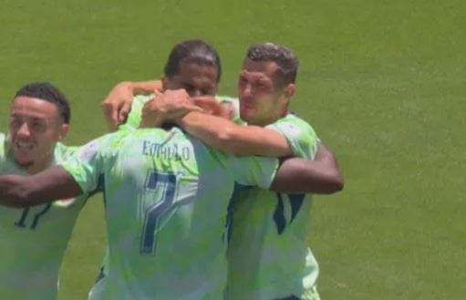 Zvicra kalon në epërsi 1-0 ndaj Katarit me penalltinë e Embolos