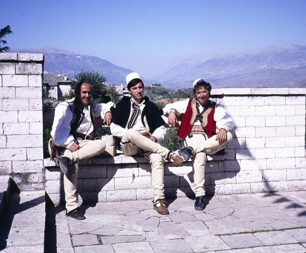 Këngëtarë popullorë në Gjirokastër, 1988