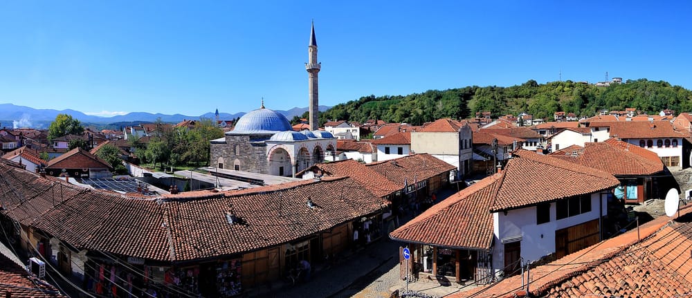 Çarshia e Madhe e Gjakovës: gjysmë mijëvjeçari tregti, e djegur më 1999, e ringritur