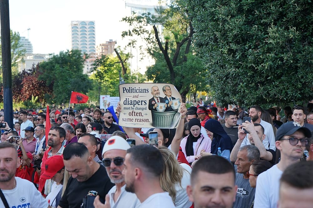 Çfarë kërkon protestuesit në Tiranë?