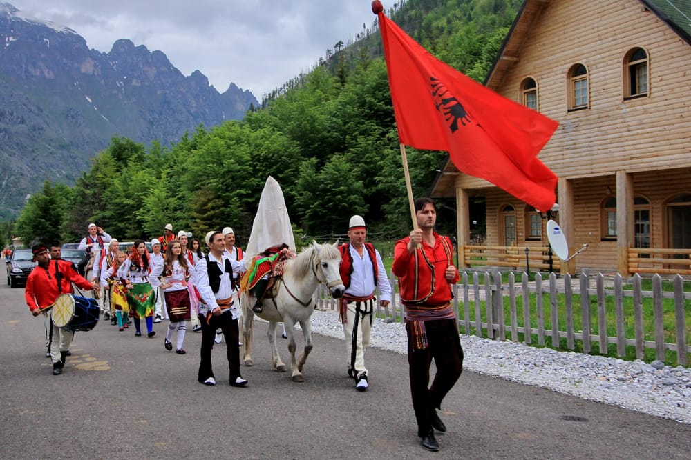 Dasma shqiptare: rituali i një jave që lidhte fise, jo dy familje