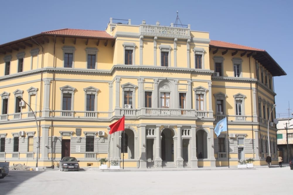 Dorian Demiri merr Tatimet e Vlorës pasi u shkarkua me urdhër të Ramës