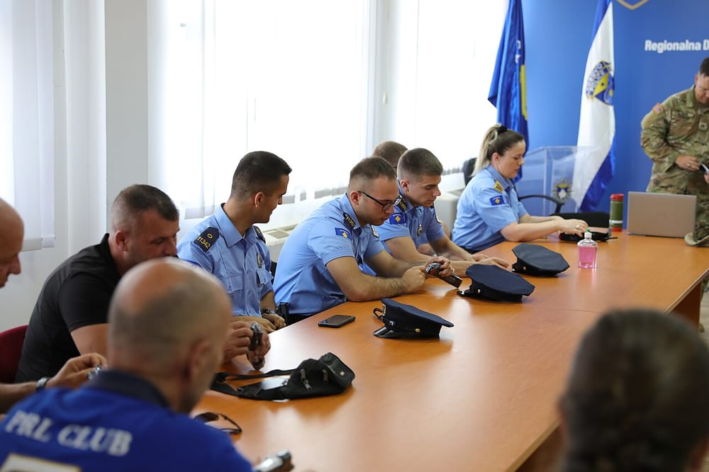 Dy të dyshuar arrestohen për rrahjen e një 23-vjeçari në Han të Elezit — mbahen 48 orë