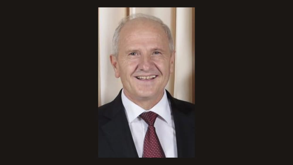 Familja dhuron bibliotekën e profesor Shefki Sejdiut