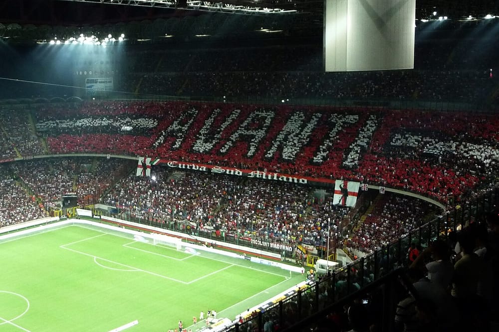 Fenerbahçe ofron 42 milionë euro për Rafael Leão — Milan refuzon