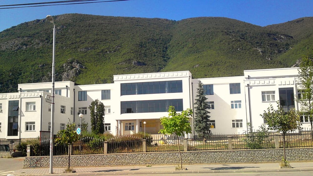 Firmë padit penalisht kryetarin e Istogut, Ilir Ferati, për tender të bllokuar 308 ditë