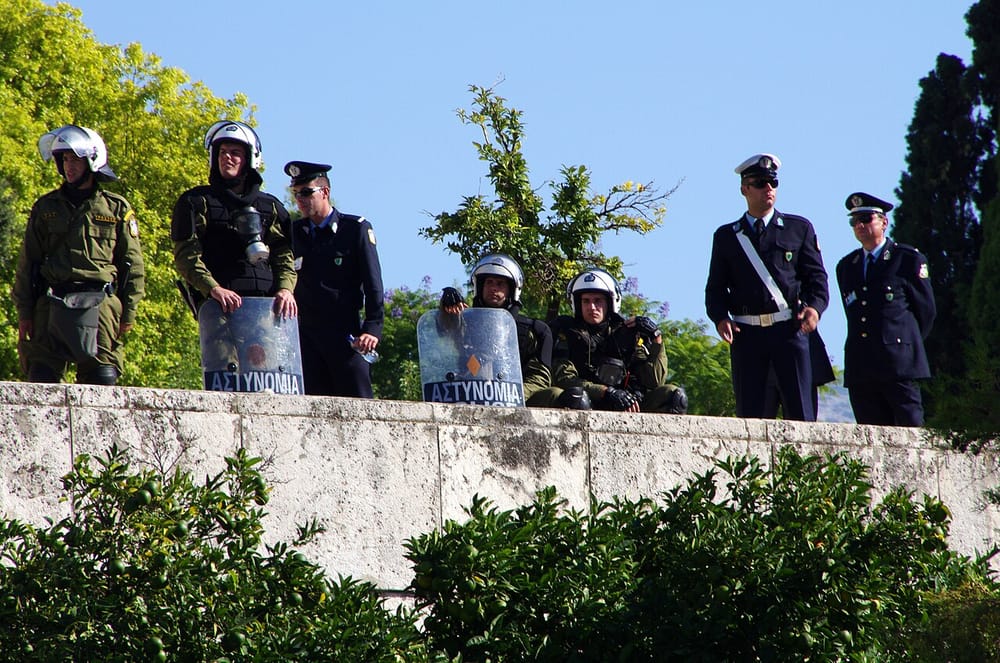 Greqia arreston shqiptarin Adriano Bushi për atentatin e prillit në Patra