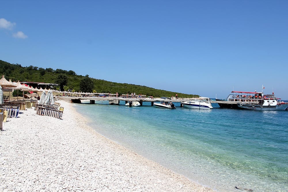 Helika e mjetit lundrues plagos 17-vjeçarin në Karaburun