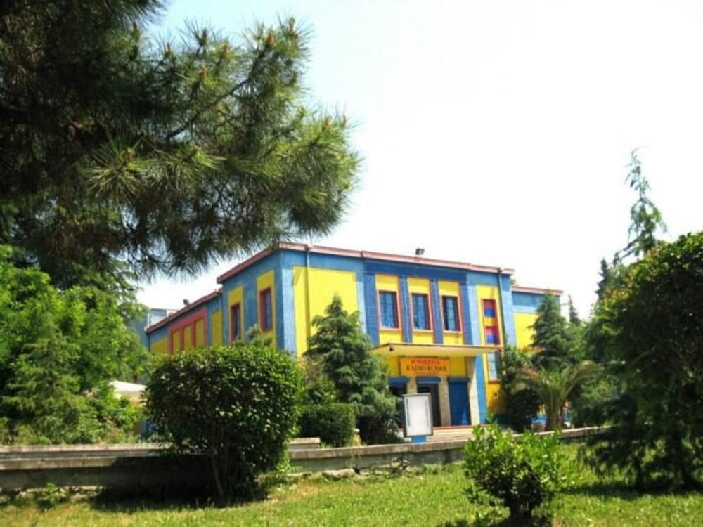 Kinemaja “Kadri Roshi” në Kuçovë