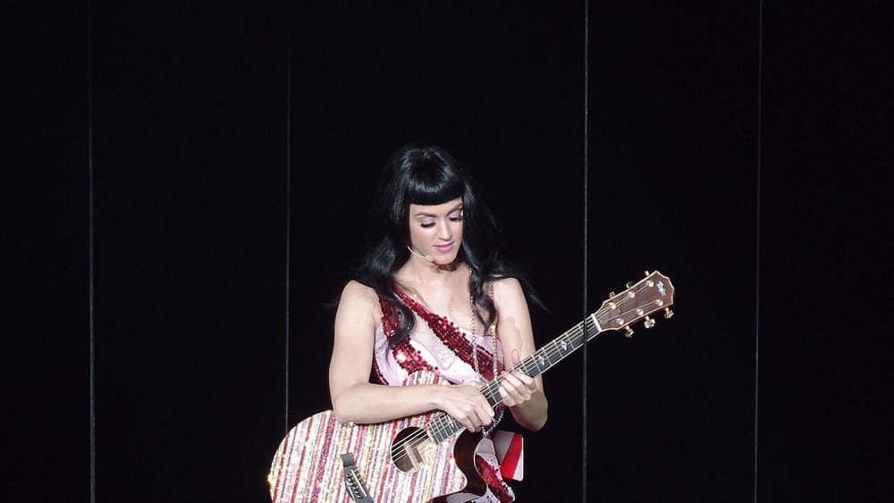 Katy Perry vjen në Prishtinë — Sunny Hill 2026 mbahet 31 korrik deri 2 gusht
