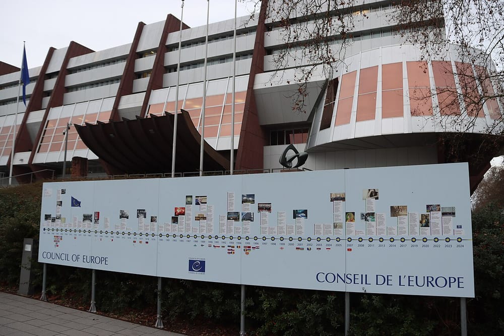 Këshilli i Evropës: Ndërhyrjet politike përkeqësojnë lirinë e mediave