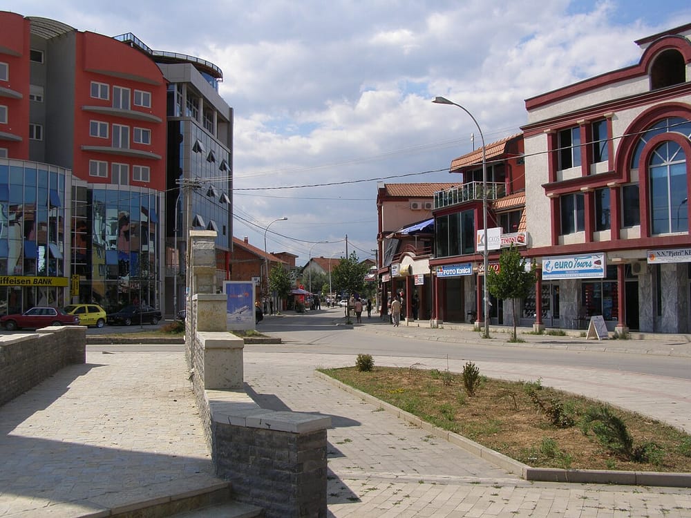 Klina jep 30 ditë afat për largimin e garazheve në Stupovi
