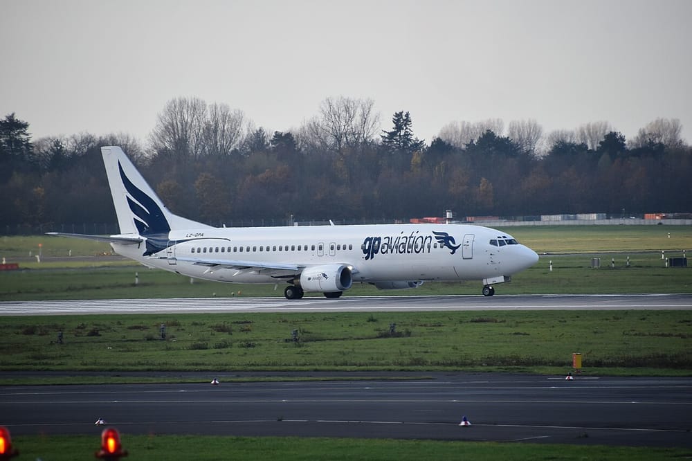 Ku nisin fluturimet direkte nga Aeroporti 'Adem Jashari'?