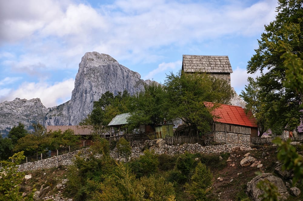 Kulla e ngujimit e Thethit, ku njeriu “në gjak” mbyllej nën mbrojtjen e Kanunit