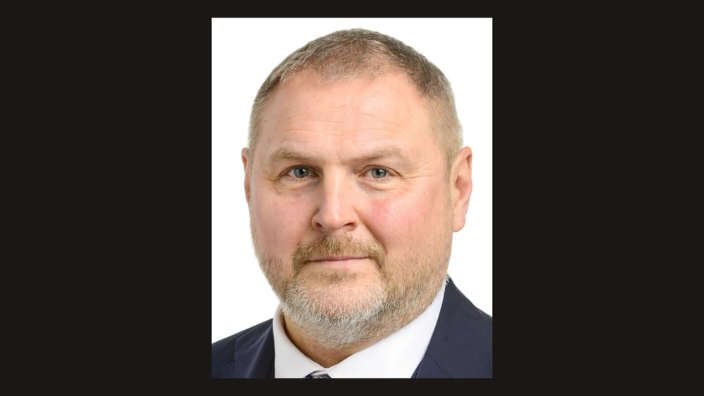 Kush i akuzon ministren serbe?