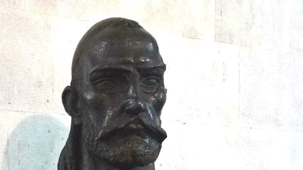 Busti i Lekë Dukagjinit