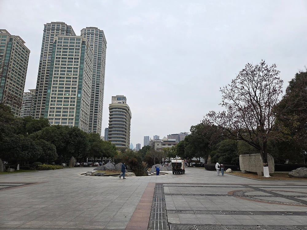 Milot ngrihet skulpturën monumentale 'Çelësi' në Wuhan