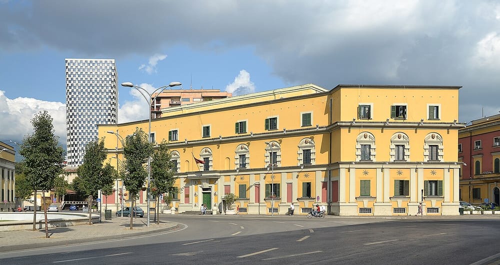 Ministria lejon qarkullimin e kamionëve mbi 20 tonë të premten