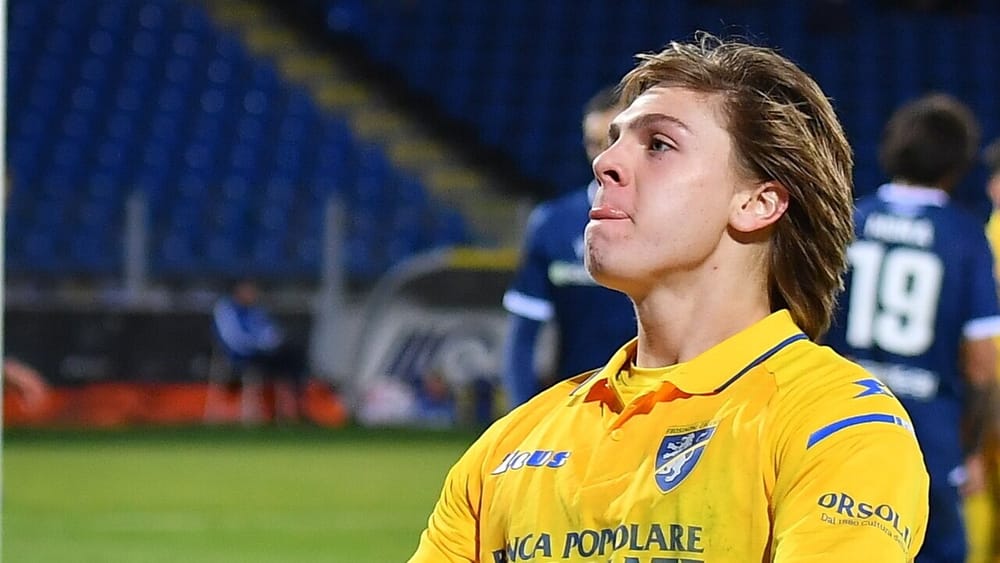 Napoli shet Luis Hasën — mesfushori i Kombëtares kalon te Frosinone