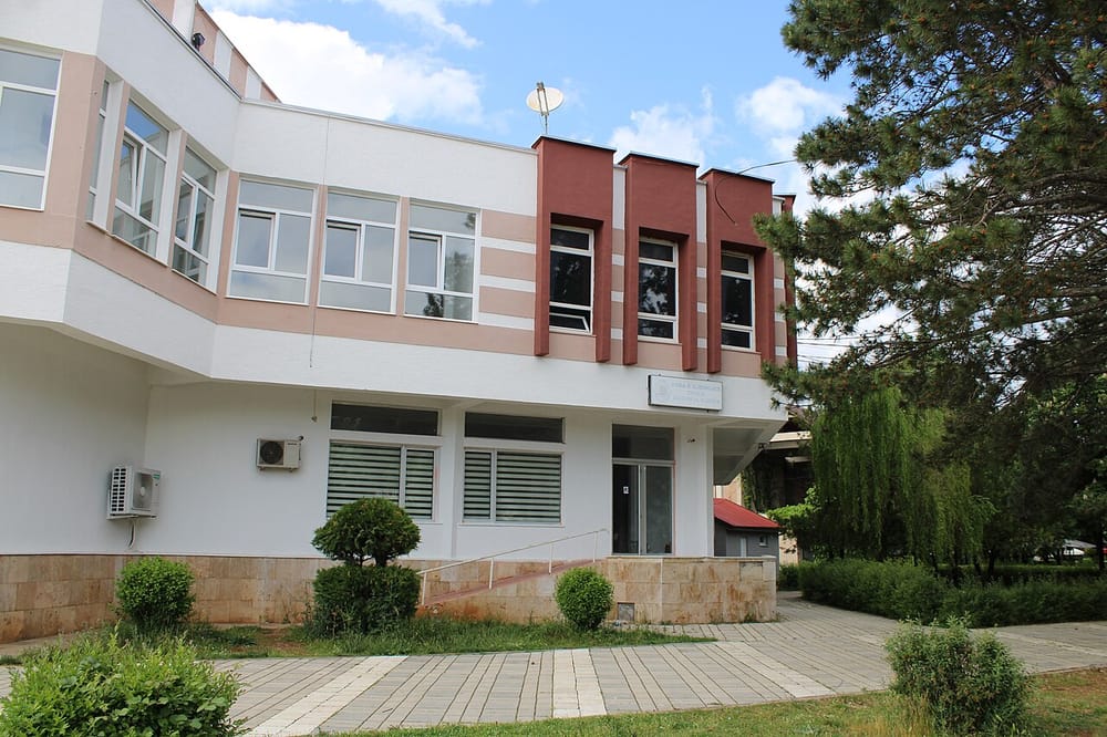 Ndryshimi i motit bën rrugë në Has, dëmtohet një banesë