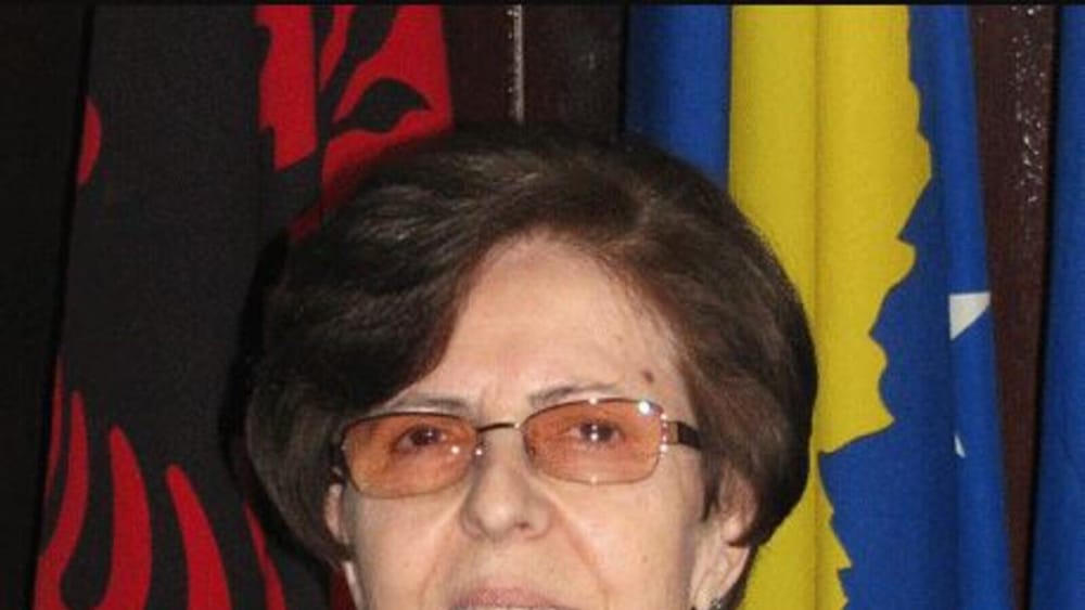 Nekibe Kelmendi (1944–2011), ministrja e parë grua e Drejtësisë e Kosovës. Zyra e Presidentes së Republikës së Kosovës