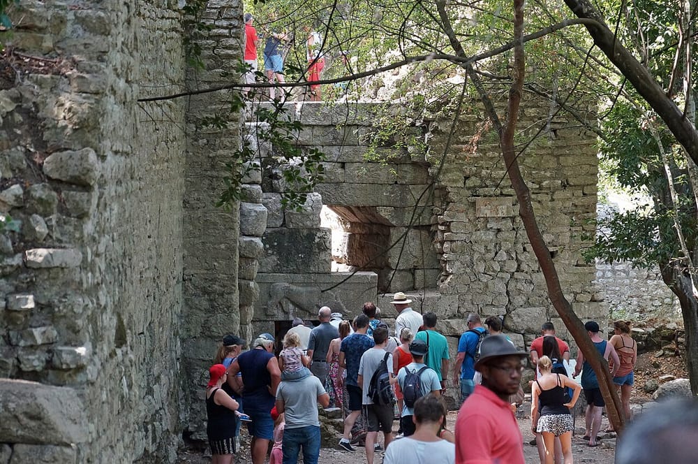Ngadalësohet turizmi në qershor — hyrjet e të huajve rriten vetëm 1.3%