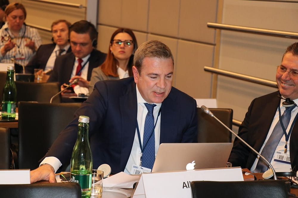 Peleshi ndërpret debatin për procedurë — thërret kryetarët e grupeve