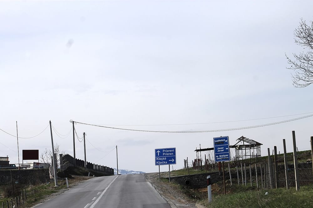 Përplasen 3 kamionë dhe 1 veturë te Qafa e Duhlës — bllokohet rruga