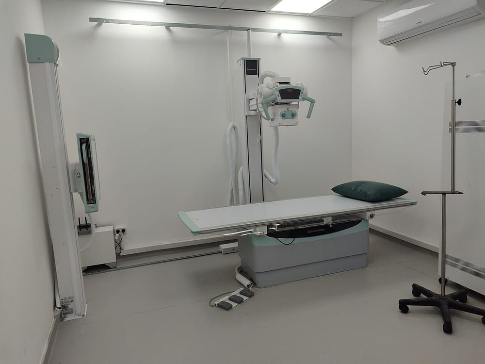 Poliklinika e Elbasanit pajiset me aparat digjital radiografie