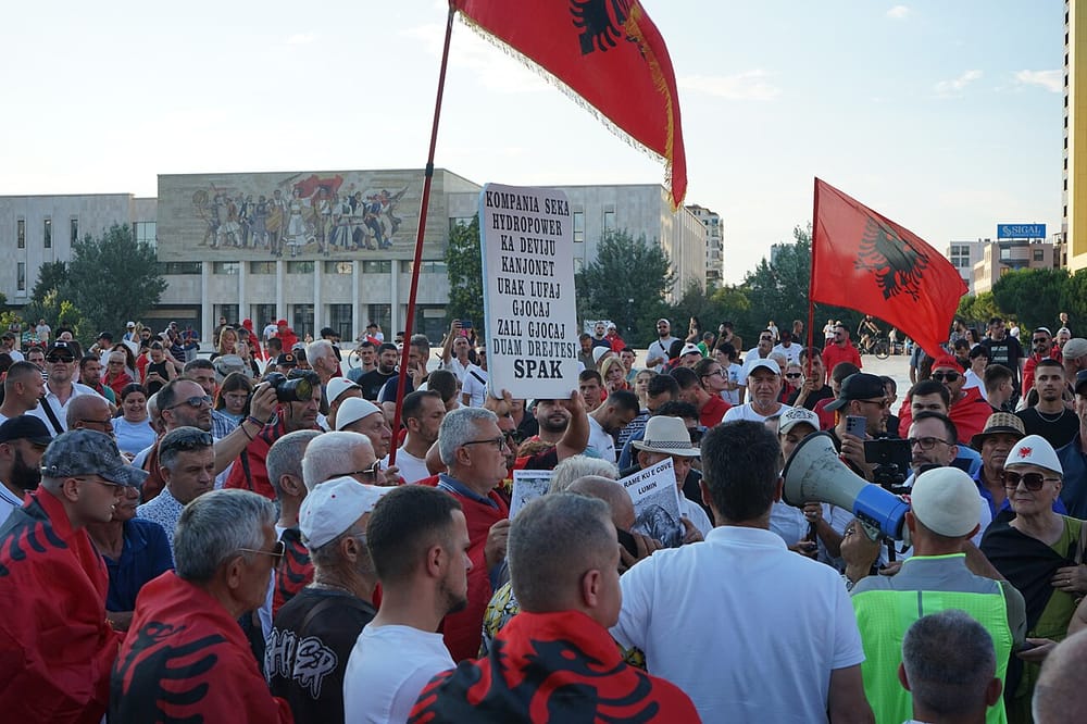 Protesta e 55-të për Zvërnecin — qytetarët kërkojnë qeveri tranzitore