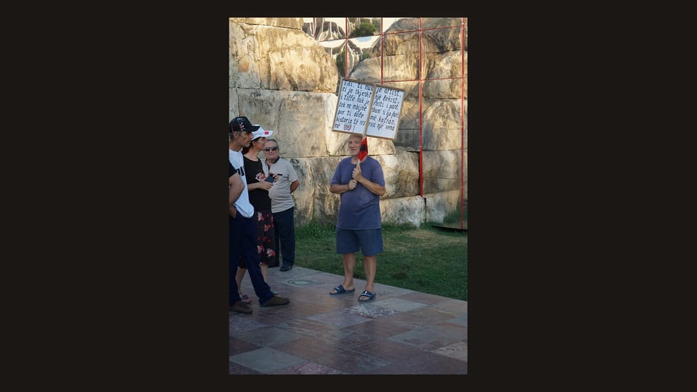 Protestuesi: Universitetet nuk hapen në shtator pa ikjen e Ramës e Berishës
