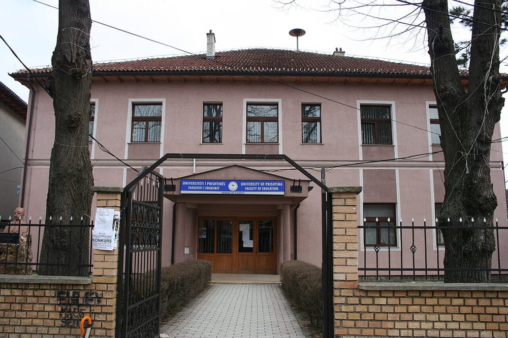 Pse Kosova mbetet prapa në edukim medial?