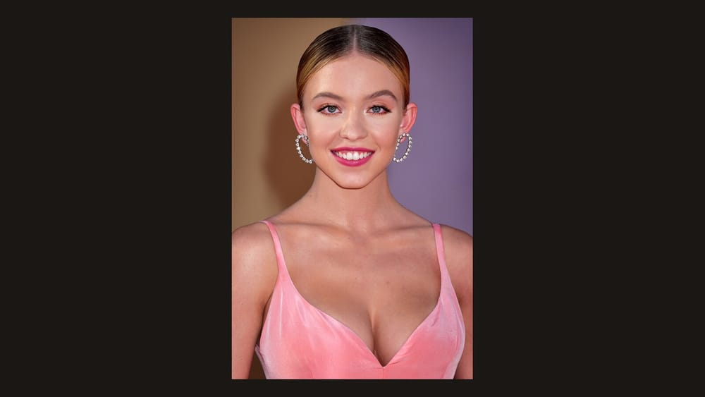 Sydney Sweeney nis koleksionin "Small Town Girl" të markës së saj Syrn