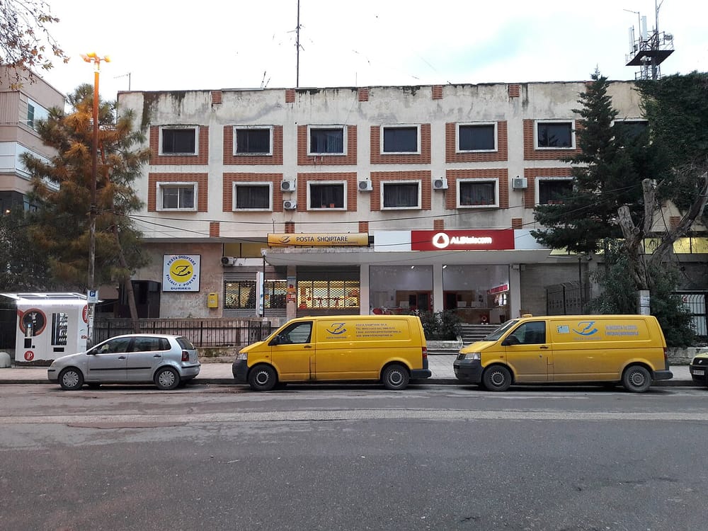 Pse u fundosën kamerat e sigurisë në Postën e Shqipërisë?