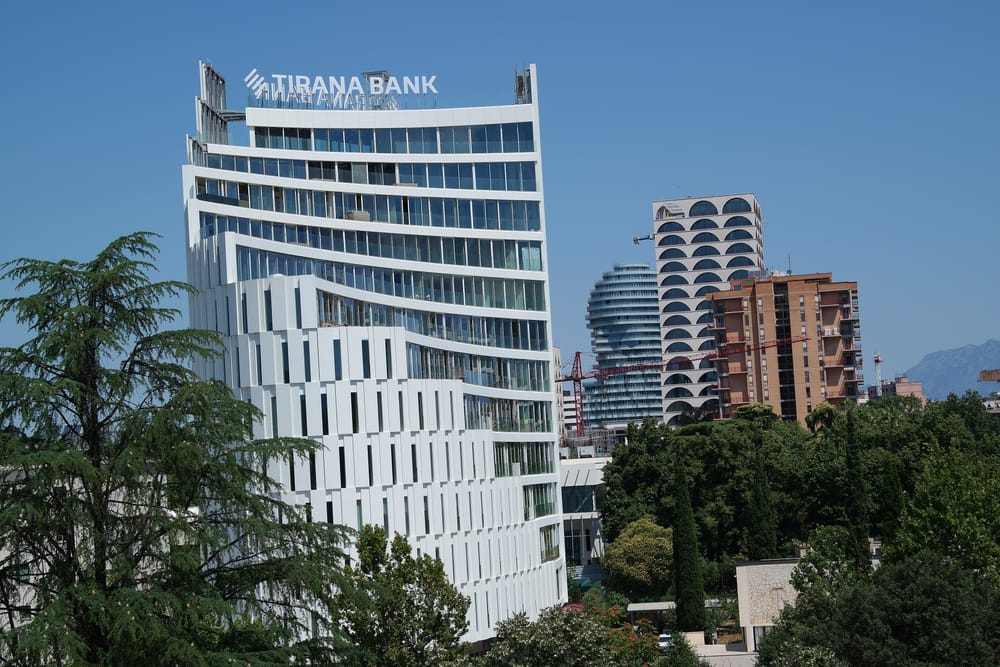 Banka e Shqipërisë ul interesat maksimale për kreditë deri në 200 mijë lekë