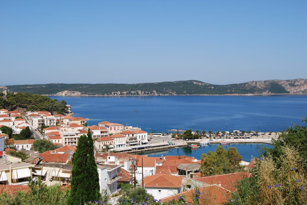Sherr masiv në Durrës, plagosen tre të rinj