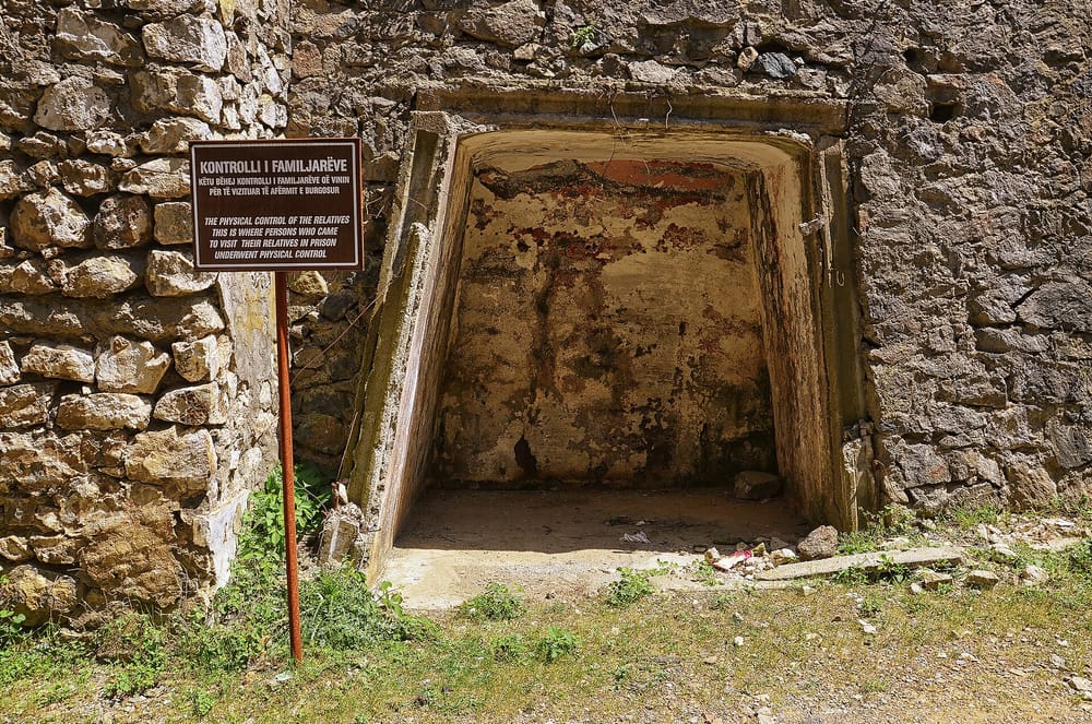Rrënojat e kampit të Spaçit