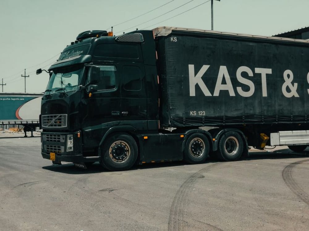Të dielën nuk do të ketë ndalim për automjetet e rënda të transportit